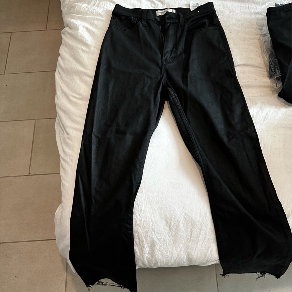 Abercrombie & Fitch Women's Black Curve Love Cropped Pants
